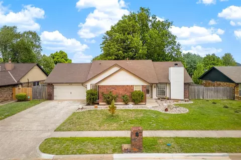 10545 Lou Anna Pl, Midwest City, OK 73130