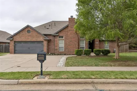 501 Sparrow Hawk, Edmond, OK 73003