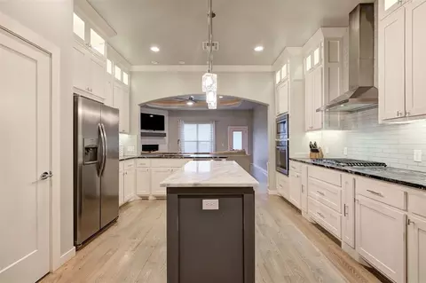 Kitchen - 1313 Atalon Dr, Moore, OK 73160 photo 4 of 6