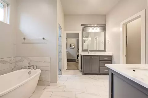 Bath - 1313 Atalon Dr, Moore, OK 73160 photo 1 of 7