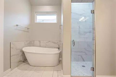Bath - 1313 Atalon Dr, Moore, OK 73160 photo 3 of 7