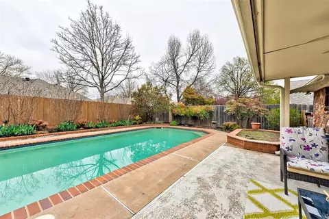 Exterior - 3109 Eagle Crest Rd, Edmond, OK 73013 photo 6 of 7