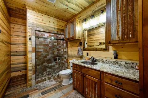 Bath - 443175 E 1970 Rd, Ringold, OK 74754 photo 3 of 4