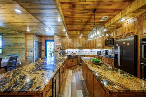 Kitchen - 443175 E 1970 Rd, Ringold, OK 74754 photo 2 of 7