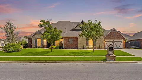 4311 Moorgate Dr, Norman, OK 73072