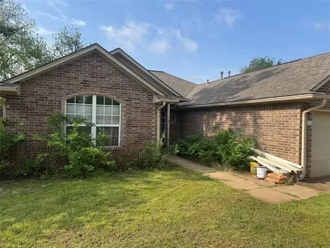 Exterior - 414 E Kirk St, Perkins, OK 74059 photo 2 of 8