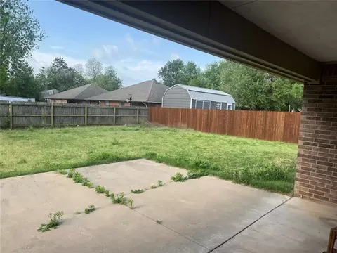 Exterior - 414 E Kirk St, Perkins, OK 74059 photo 5 of 8