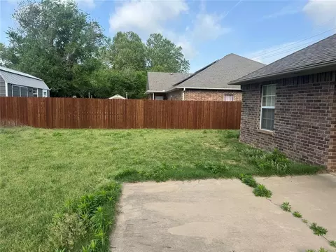 Exterior - 414 E Kirk St, Perkins, OK 74059 photo 6 of 8