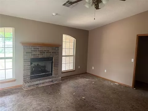 Living - 414 E Kirk St, Perkins, OK 74059 photo 2 of 2