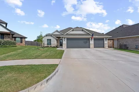 11828 Corie Nicole Ln, Yukon, OK 73099