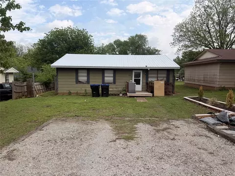511 S 7th St, Noble, OK 73068