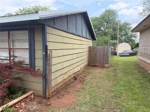 Exterior - 511 S 7th St, Noble, OK 73068 photo 2 of 4