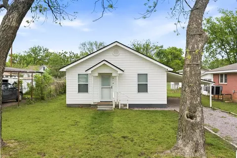 214 S Locust St, Pauls Valley, OK 73075