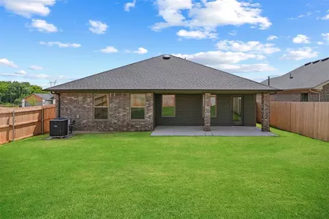 Exterior - 3918 Eureka Dr, Norman, OK 73069 photo 3 of 5