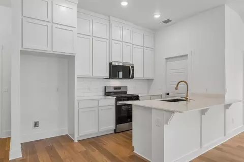 Kitchen - 3918 Eureka Dr, Norman, OK 73069 photo 1 of 2