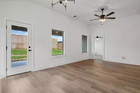 Living - 3918 Eureka Dr, Norman, OK 73069 photo 3 of 4