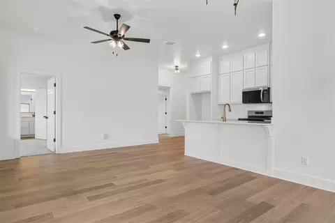 Living - 3918 Eureka Dr, Norman, OK 73069 photo 4 of 4