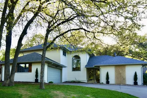 2209 E 37th Ct, Edmond, OK 73013