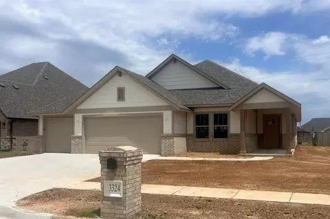 3324 Slate River Dr, Yukon, OK 73099