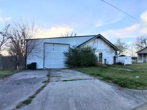 202 S Center Ave, Shawnee, OK 74801