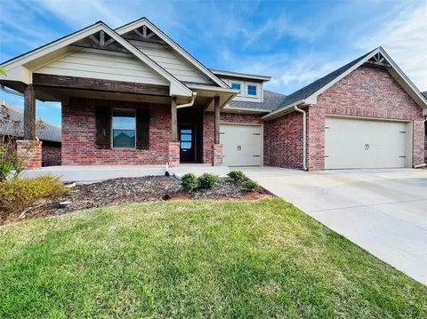 532 Texoma Dr, Edmond, OK 73025