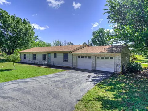 21891 N 2855 Rd, Kingfisher, OK 73750