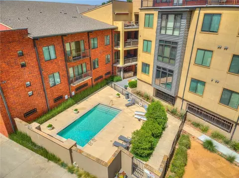 401 E Boyd St #304, Norman, OK 73069
