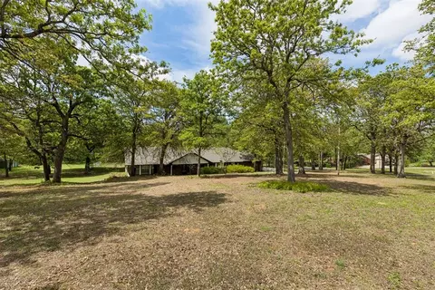 10331 Black Oaks Dr, Oklahoma City, OK 73165