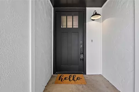 Entry Way - 605 Cinnamon Dr, Edmond, OK 73003 photo 2 of 2