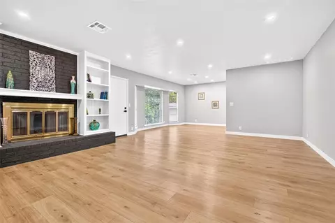 Living - 605 Cinnamon Dr, Edmond, OK 73003 photo 1 of 5