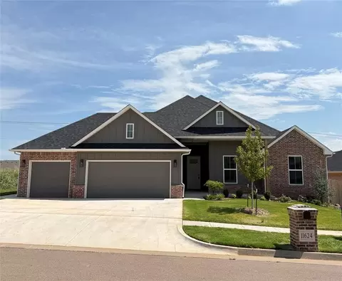 11624 NW 102nd St, Yukon, OK 73099