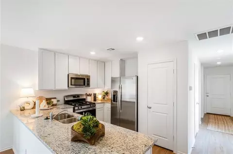 2000 Delphine Dr, Norman, OK 73071 photo 2