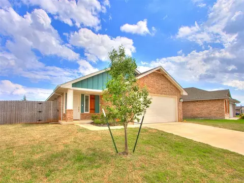 Exterior - 3700 Central Park Dr, Moore, OK 73160 photo 5 of 10