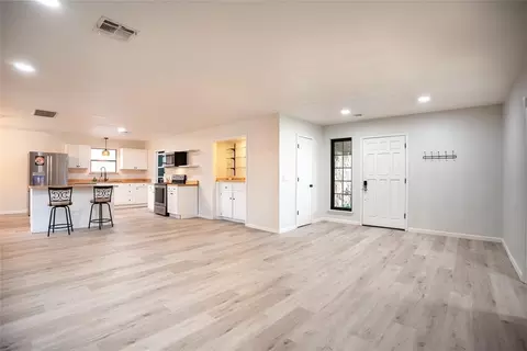 8305 NW 115th St, Oklahoma City, OK 73162