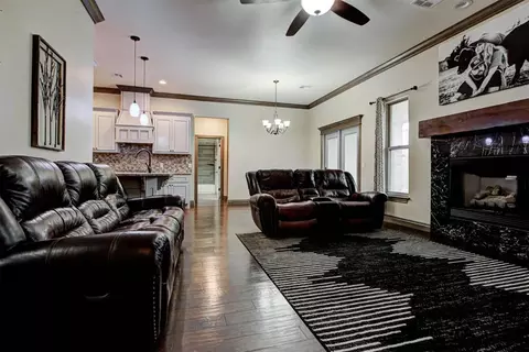 11732 SW 26th Ct, Yukon, OK 73099