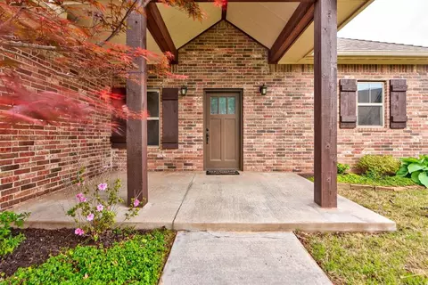 11732 SW 26th Ct, Yukon, OK 73099