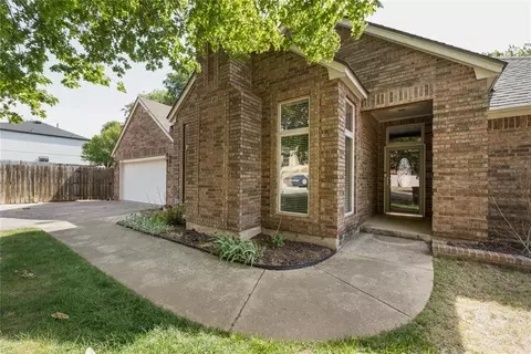 1516 Brown Oaks Dr, Oklahoma City, OK 73127