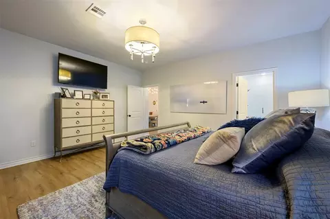 Bedroom - 8 Tigerfish Loop, Broken Bow, OK 74728 photo 4 of 11
