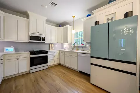Kitchen - 8 Tigerfish Loop, Broken Bow, OK 74728 photo 1 of 3