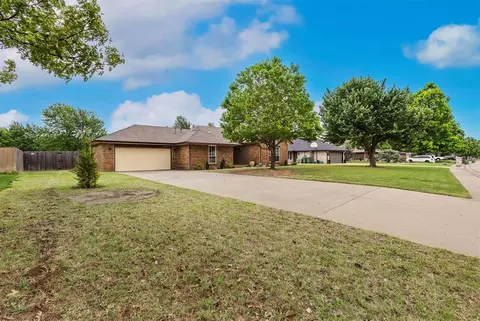 4717 Skytrail St, Yukon, OK 73099