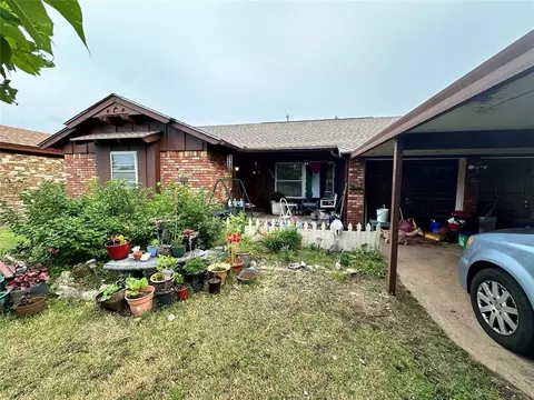 4520 NW 46th St, Warr Acres, OK 73122