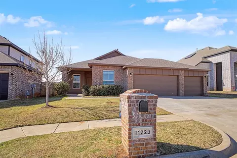 11220 SW 36th St, Yukon, OK 73099