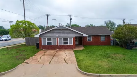 1212 N Janeway Ave, Moore, OK 73160