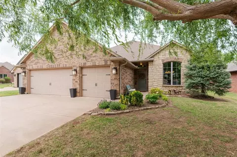 12605 Chateaux Rd, Oklahoma City, OK 73142