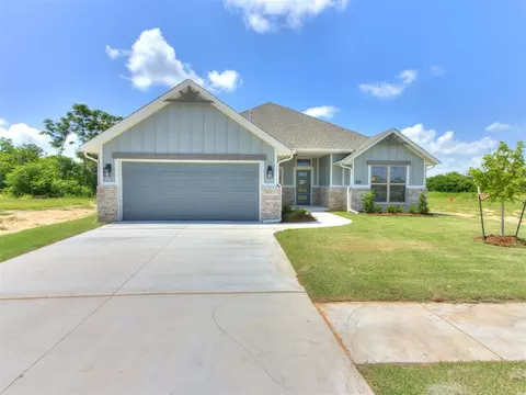 9416 NW 75th St, Yukon, OK 73099