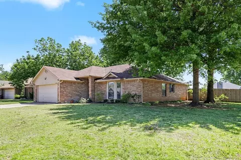 1820 Zion Pl, Edmond, OK 73003