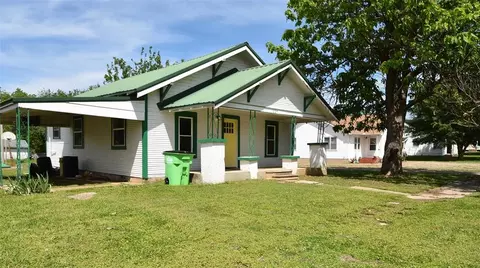 1205 N Barta Ave, Prague, OK 74864