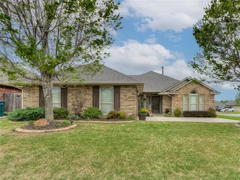 10901 SW 31st St, Yukon, OK 73099