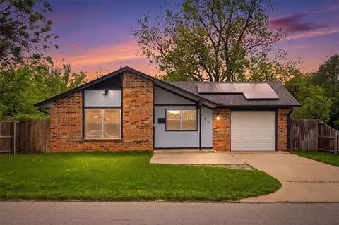707 W 7th St, Shawnee, OK 74801