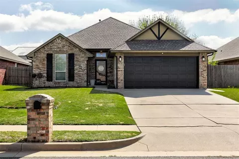 7520 Meadow Lake Dr, Yukon, OK 73099